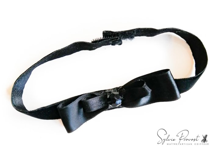 Tour de cou noeud papillon noir et strass